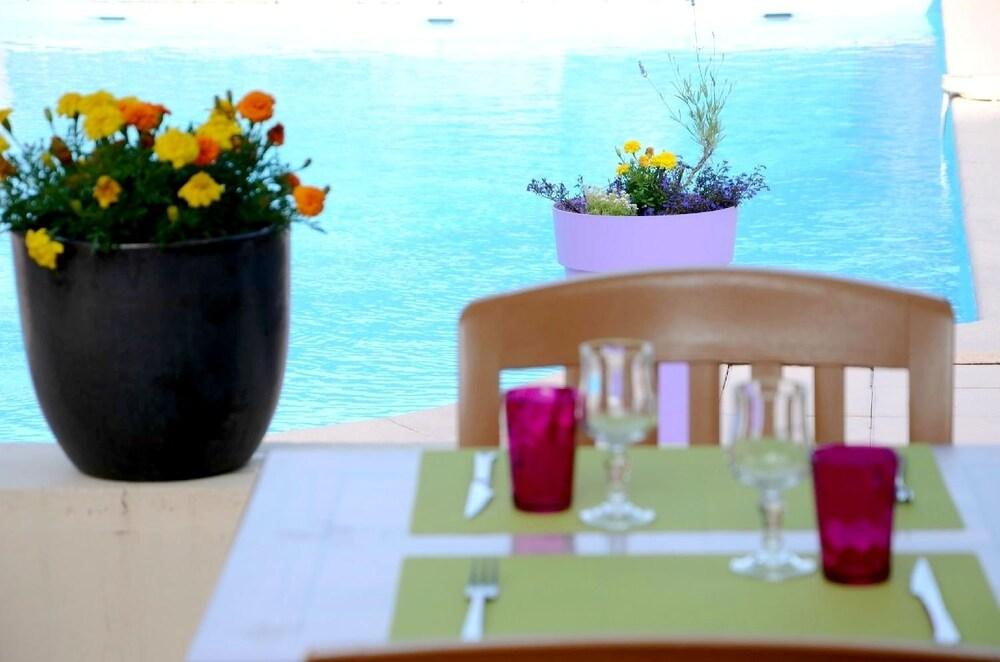Logis Restaurant L'escapade Hotel